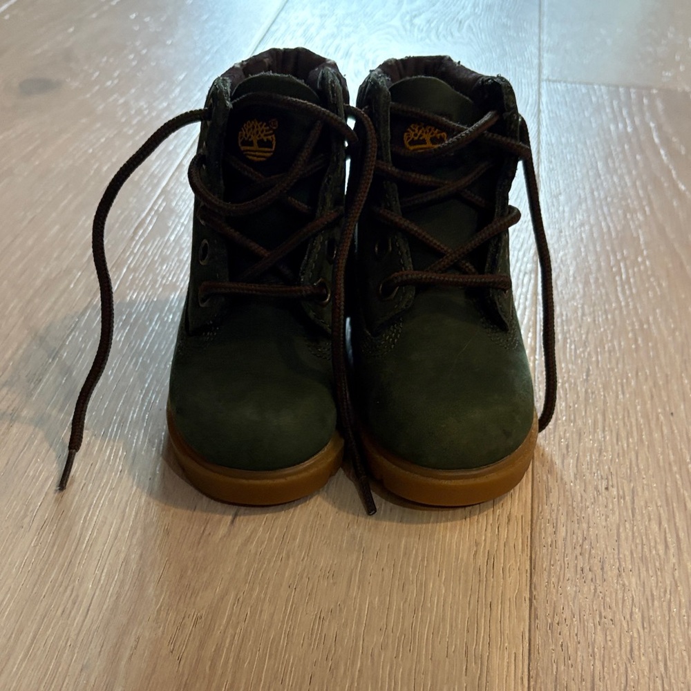 Timberland Kids Green Nubuck Lace-Up Boots with Gum Sole